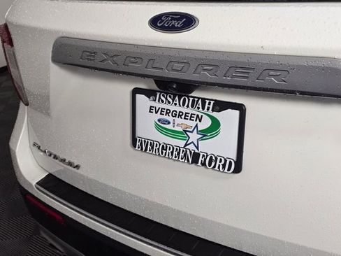Certified 2023 Ford Explorer Platinum w/ Technology Package AWD/4WD image 14