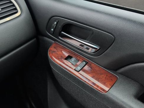 Used 2014 Chevrolet Tahoe LT w/ Luxury Package image 35