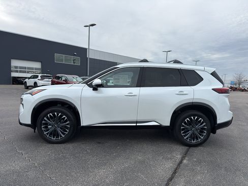 New 2026 Nissan Rogue Platinum w/ Platinum Premium Package image 6