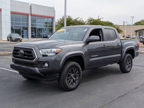 Used 2023 Toyota Tacoma SR5 AWD/4WD image 4
