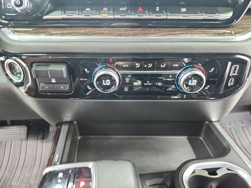 Used 2024 GMC Sierra 1500 Elevation w/ Preferred Package image 31