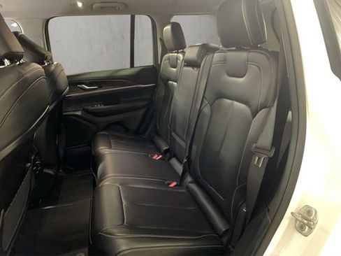 Used 2023 Jeep Grand Cherokee Limited image 20