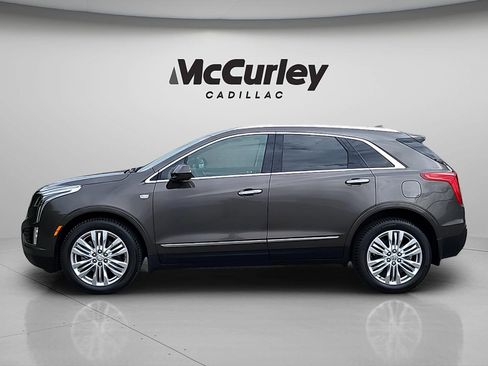 Used 2019 Cadillac XT5 Premium Luxury w/ Driver Assist Package AWD/4WD image 4