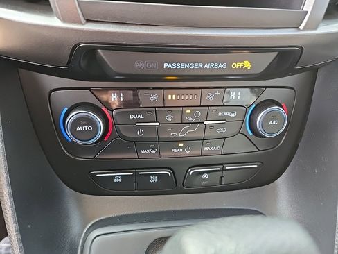 Used 2021 Ford Transit Connect XL image 41