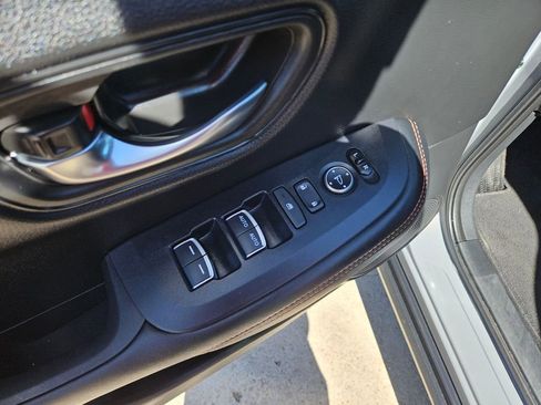 Used 2025 Honda HR-V Sport image 15