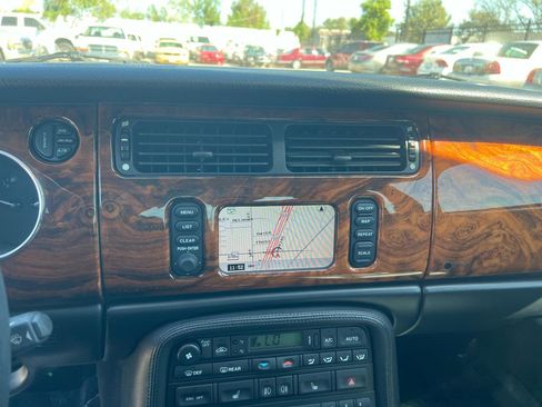 Used 2006 Jaguar XK8 Coupe image 36