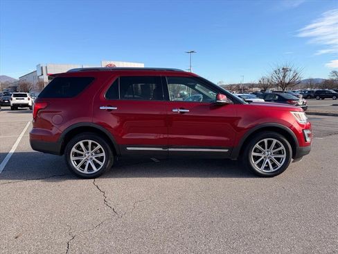 Used 2017 Ford Explorer Limited image 2