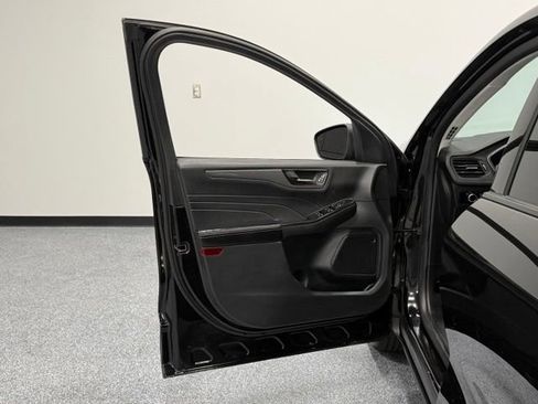Used 2025 Ford Escape Active FWD image 9