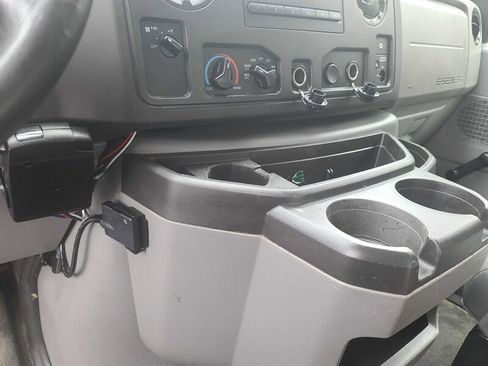 Used 2018 Ford E-350 and Econoline 350 Super Duty image 18