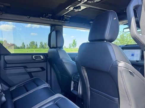 New 2025 Ford Bronco Outer Banks w/ Sasquatch Package image 27