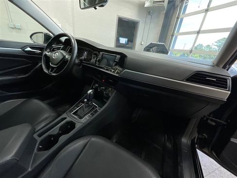 Used 2020 Volkswagen Jetta SE FWD image 30