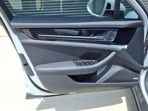 Used 2024 Porsche Panamera RWD image 18