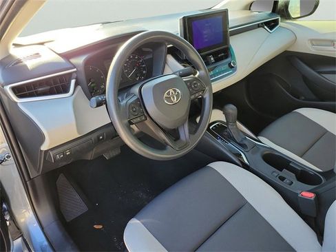 Used 2025 Toyota Corolla LE image 10
