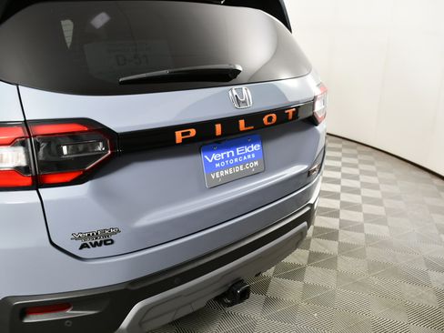 Certified 2024 Honda Pilot TrailSport image 15