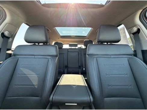 Used 2024 Hyundai Santa Fe Limited image 13