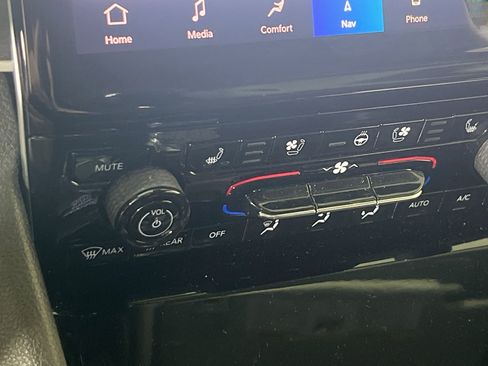 Used 2023 Jeep Grand Cherokee Limited w/ Luxury Tech Group II image 20