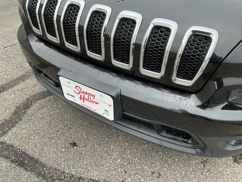 Used 2016 Jeep Cherokee Latitude w/ Cold Weather Group FWD image 14