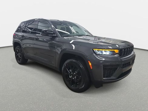 New 2026 Jeep Grand Cherokee Altitude AWD/4WD image 3