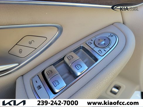 Used 2022 Mercedes-Benz GLC 300 w/ Premium Package Lite image 23