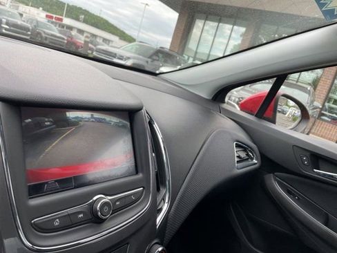 Used 2019 Chevrolet Cruze LS w/ LS Convenience Package FWD image 13