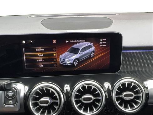 Used 2021 Mercedes-Benz GLB 250 4MATIC w/ Premium Package image 55
