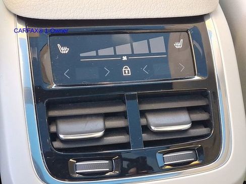 Used 2022 Volvo XC90 T8 Inscription Expression w/ Climate Package image 13