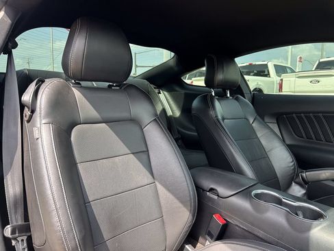 Used 2018 Ford Mustang GT Premium RWD image 17
