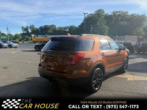 Used 2017 Ford Explorer XLT w/ Equipment Group 202A AWD/4WD image 8