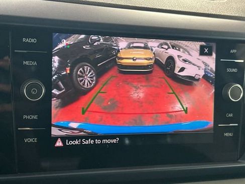 Certified 2023 Volkswagen Taos SE w/ Panoramic Sunroof Package FWD image 25