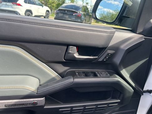 Used 2025 Toyota 4Runner Trailhunter AWD/4WD image 21