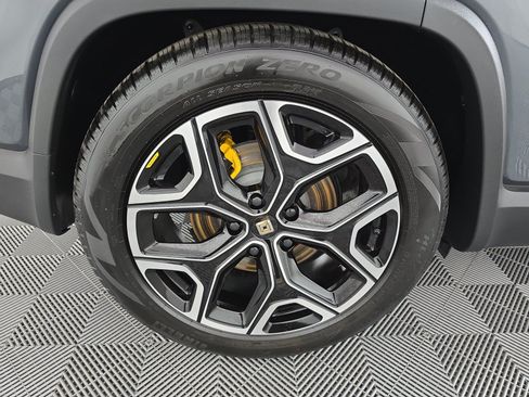 Used 2024 Rivian R1S Adventure AWD/4WD image 12
