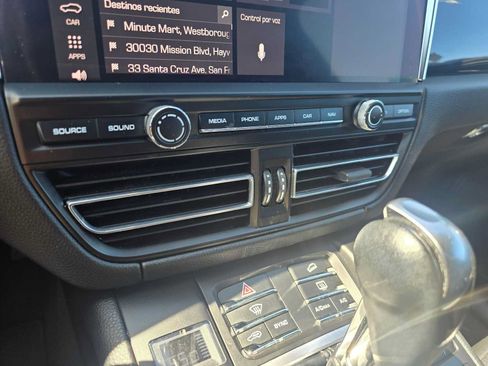 Used 2019 Porsche Macan AWD/4WD image 29