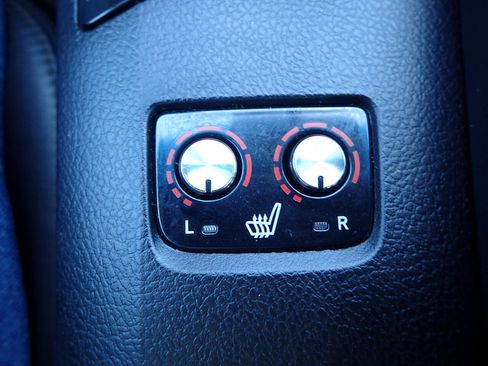 Used 2013 Toyota Avalon image 18