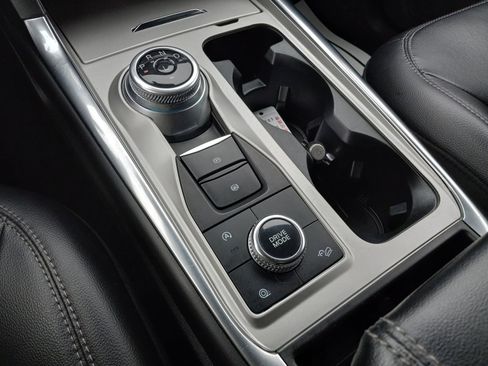 Used 2023 Ford Explorer Limited image 24