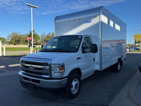 New 2027 Ford E-350 and Econoline 350 Super Duty RWD image 21