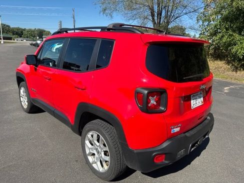 Used 2018 Jeep Renegade Latitude w/ Cold Weather Group AWD/4WD image 7