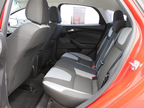 Used 2012 Ford Focus SE FWD image 8