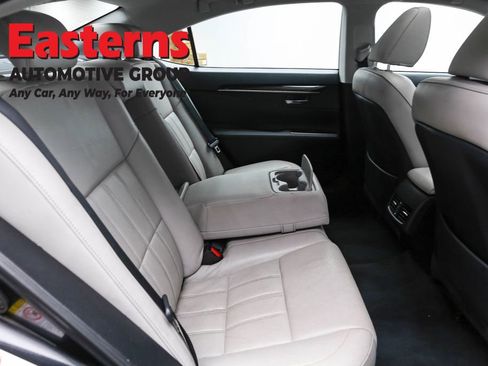 Used 2018 Lexus ES 350 w/ Luxury Package w/Wood Trim FWD image 26