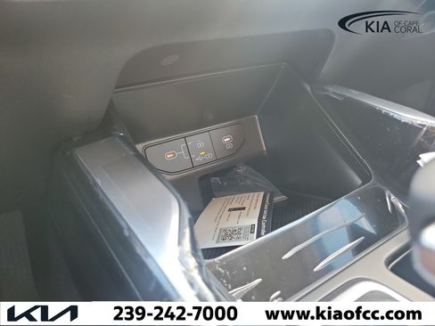 New 2026 Kia Sorento LX FWD image 29