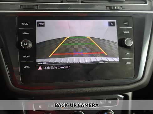 Used 2021 Volkswagen Tiguan SE R-Line image 5