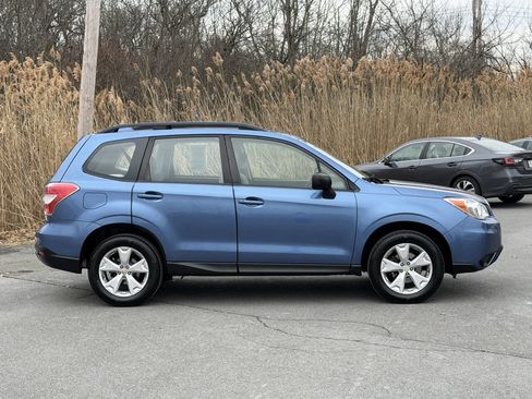 Used 2016 Subaru Forester 2.5i w/ Alloy Wheel Package image 4