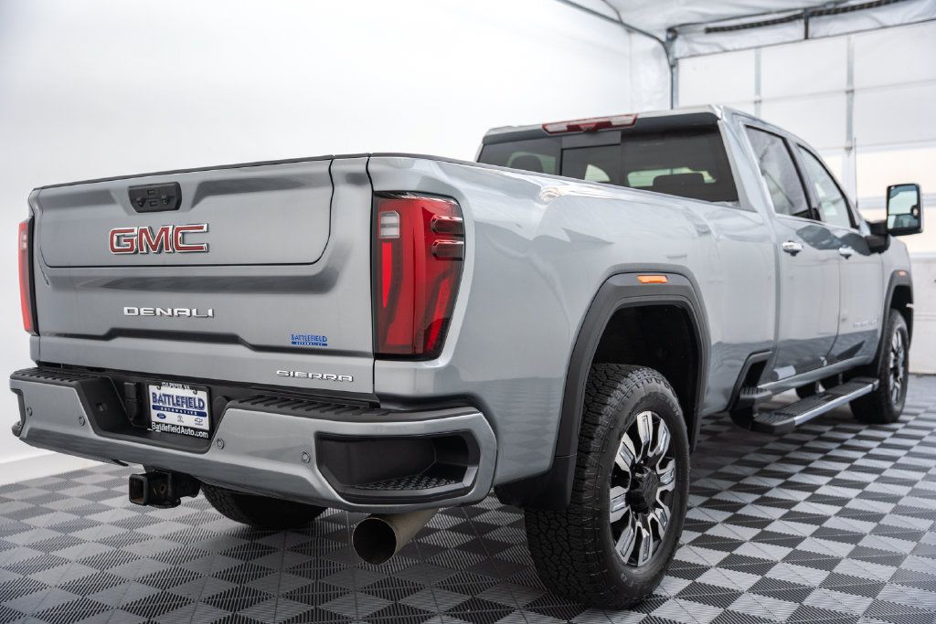 Used 2025 GMC Sierra 3500 Denali w/ Denali Reserve Package AWD/4WD image 5