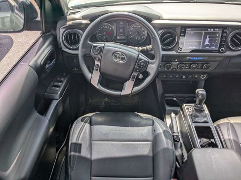 Used 2022 Toyota Tacoma TRD Sport w/ Technology Package AWD/4WD image 12