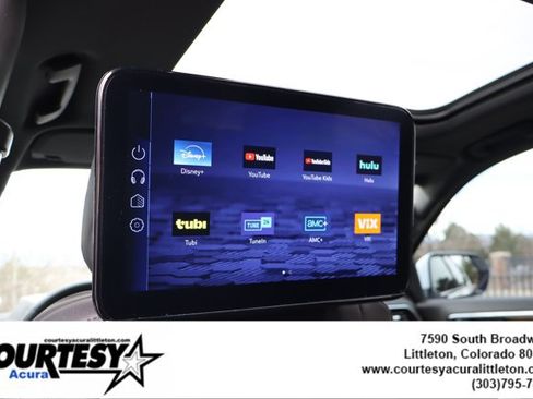 Used 2025 Chevrolet Tahoe High Country AWD/4WD image 27