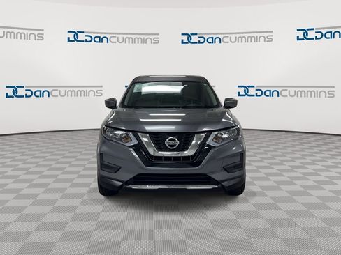 Used 2017 Nissan Rogue S image 3