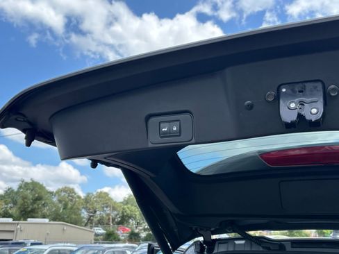 Used 2025 Nissan Rogue SV FWD image 23