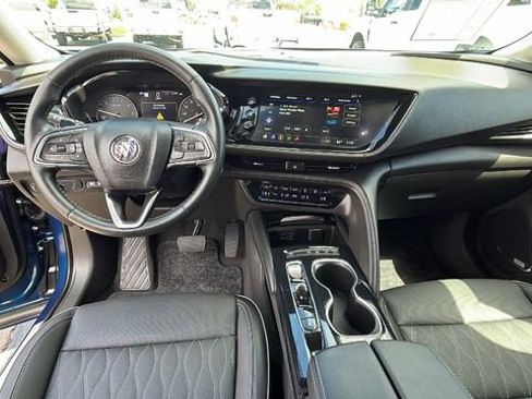 Used 2023 Buick Envision Avenir image 18