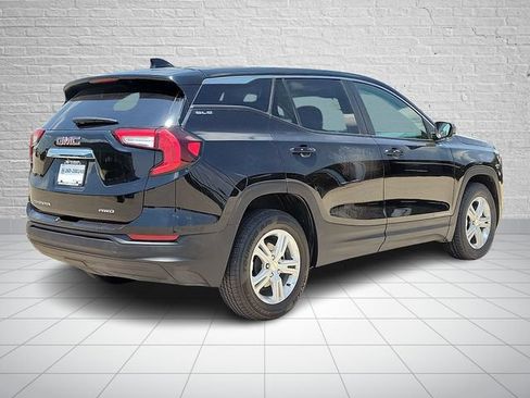 Used 2024 GMC Terrain SLE AWD/4WD image 4