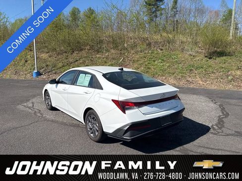 Used 2024 Hyundai Elantra SEL FWD image 4