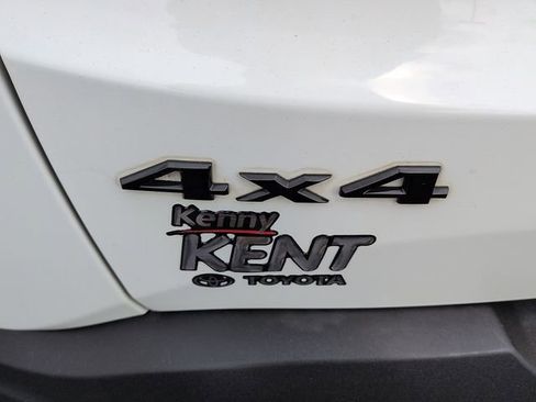 Used 2019 Jeep Renegade Altitude w/ UConnect 8.4 Nav Group AWD/4WD image 12